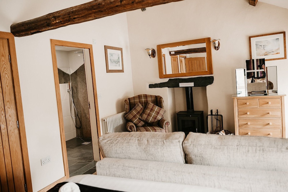 Superior Suite, Ensuite - Photo 1