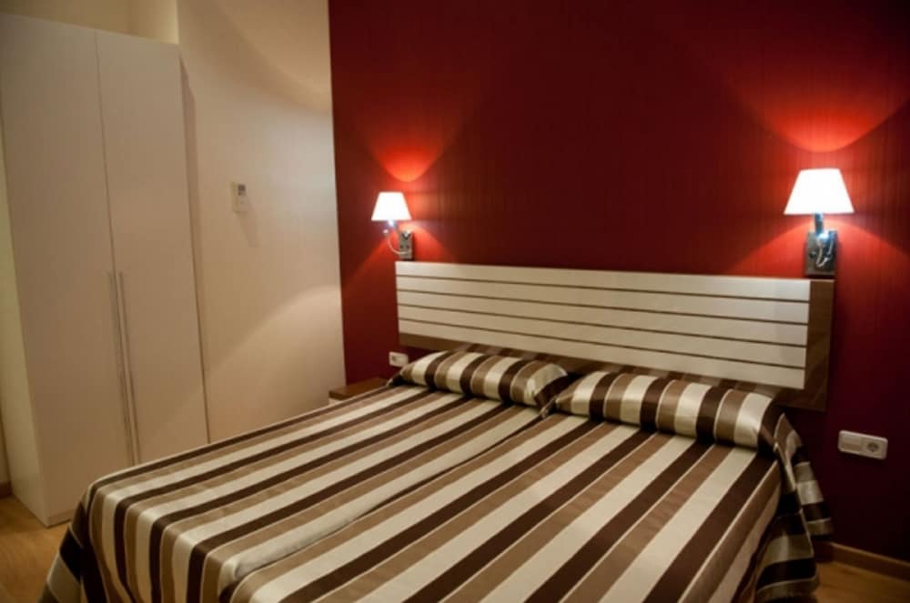 Triple Room, Shared Bathroom