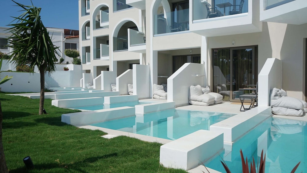 Junior Suite, Private Pool - Photo 10