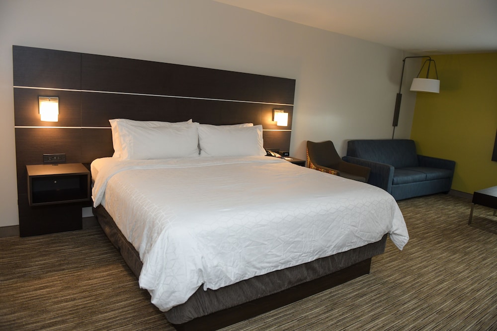 Standard Room, 1 King Bed, Accessible (Communications) - Photo 5