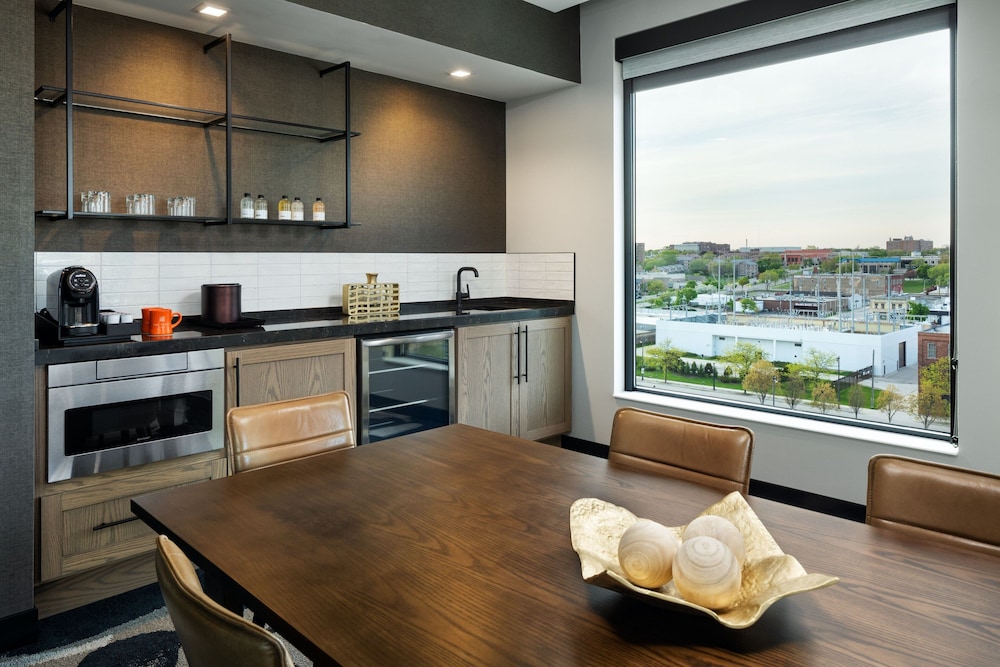 Suite, 1 Bedroom, Balcony