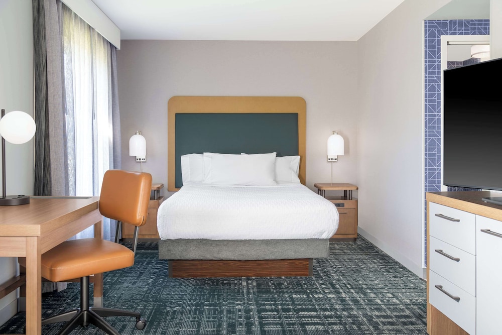 Studio Suite, 1 Queen Bed, Non Smoking - Photo 2