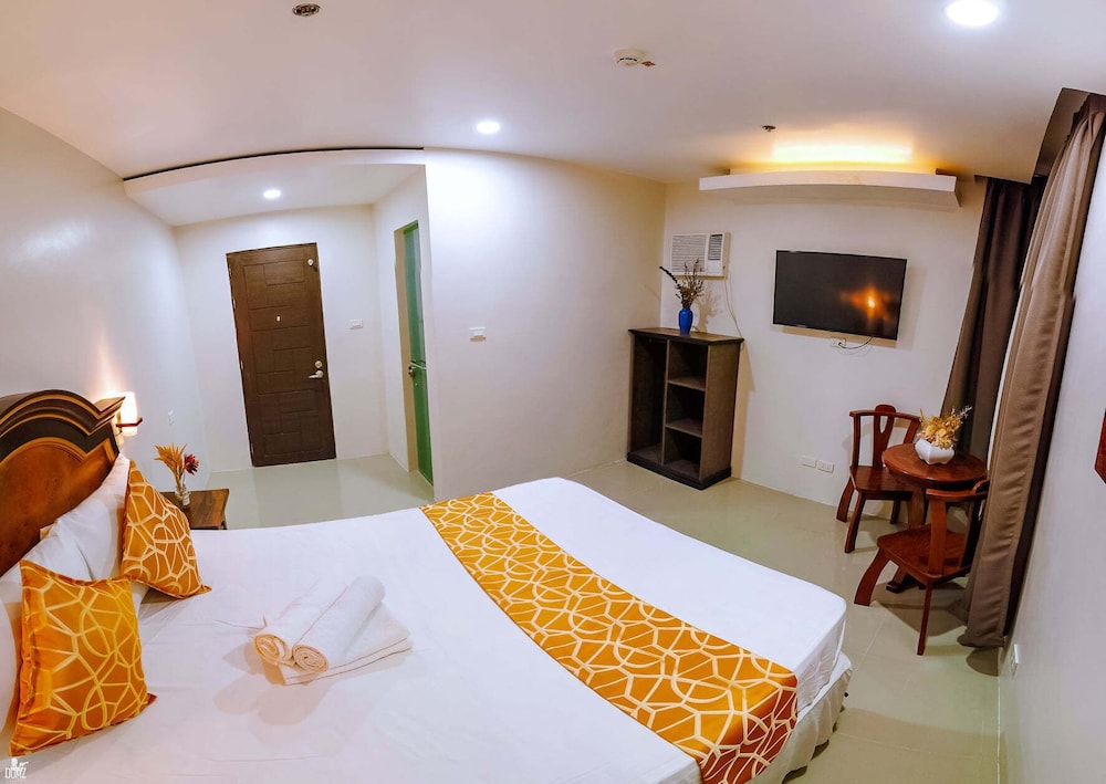 Superior Double Room, 1 Queen Bed, Private Bathroom, Hill View photo 2