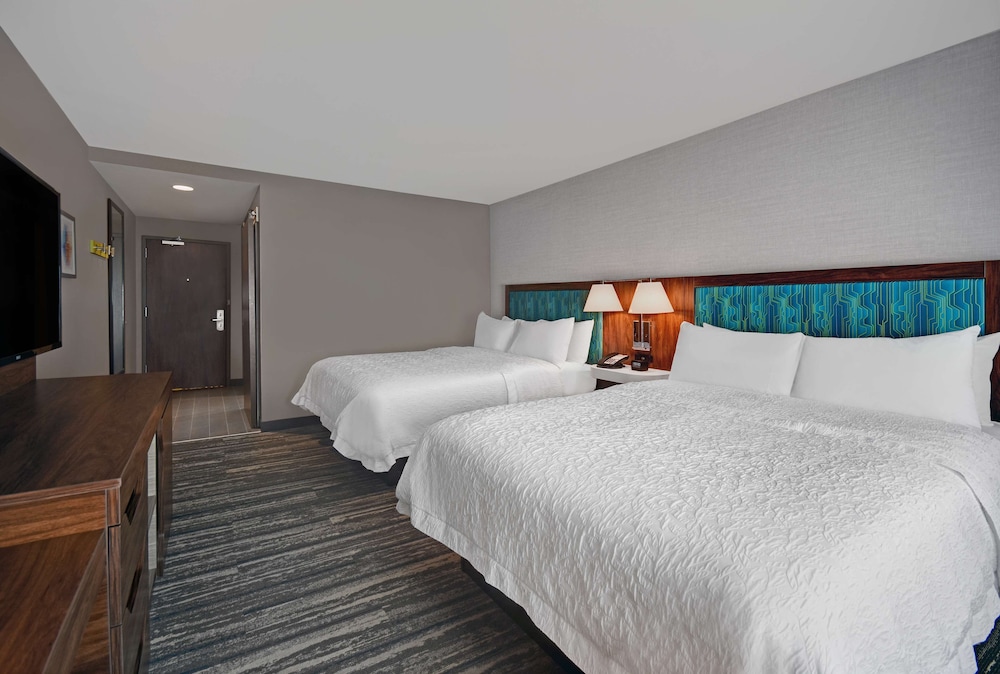 Room, 2 Queen Beds, Accessible, Bathtub (Mobility & Hearing) photo 3