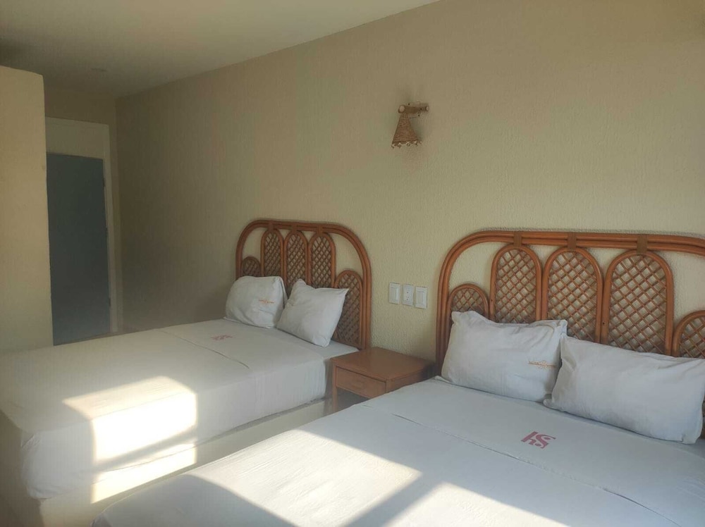 Deluxe Room, 2 Double Beds photo 1