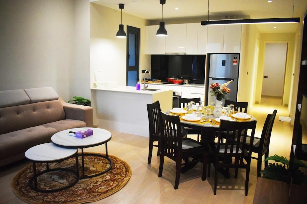 Royal Apartment, 3 Bedrooms, City View