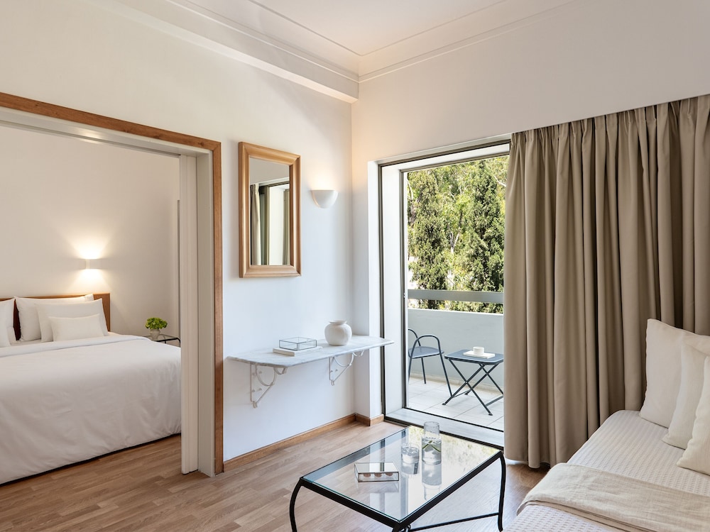 Family Guestroom Inland View - Photo 4