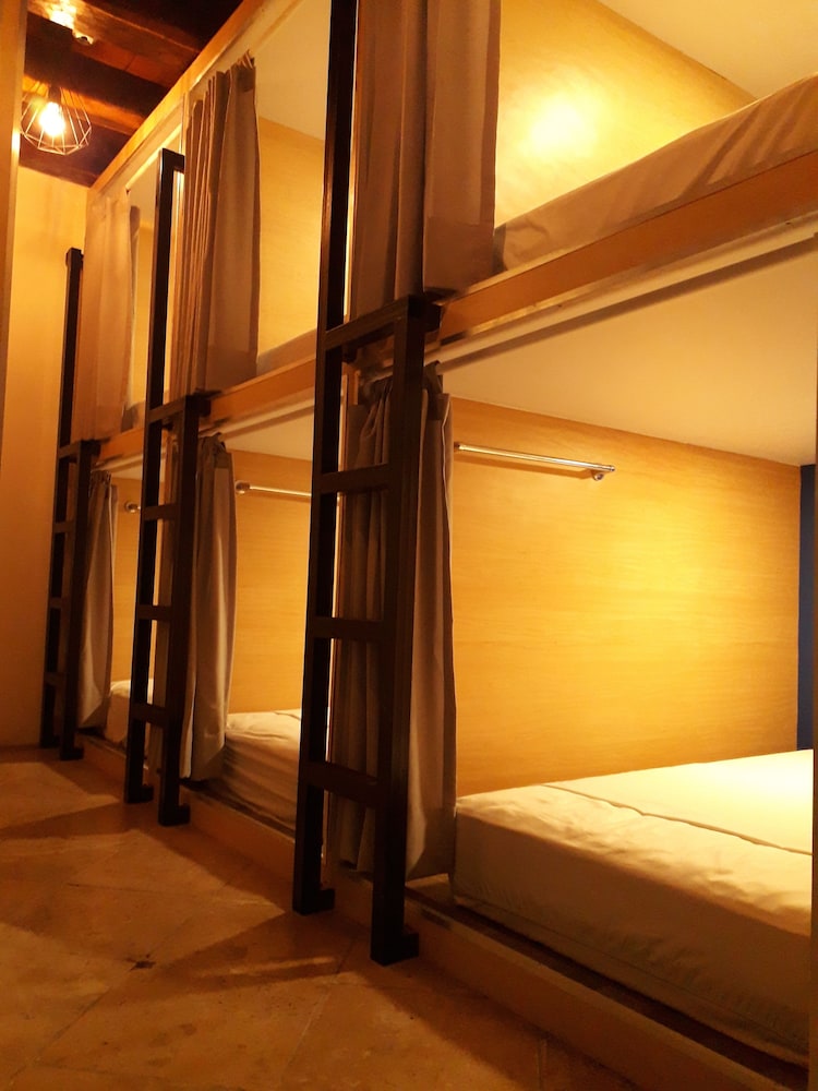 Basic Shared Dormitory, Multiple Beds, Non Smoking, Private Bathroom (6 People) photo 2