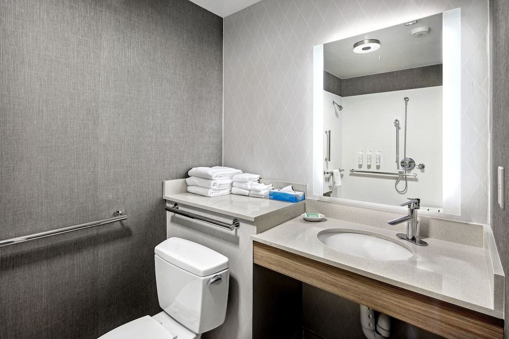 Suite, Multiple Beds (Hearing Accessible) - Photo 8