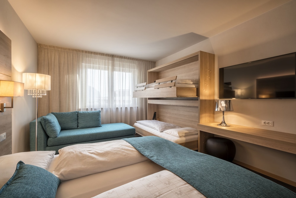 Standard Large Room, separate building (no balcony)