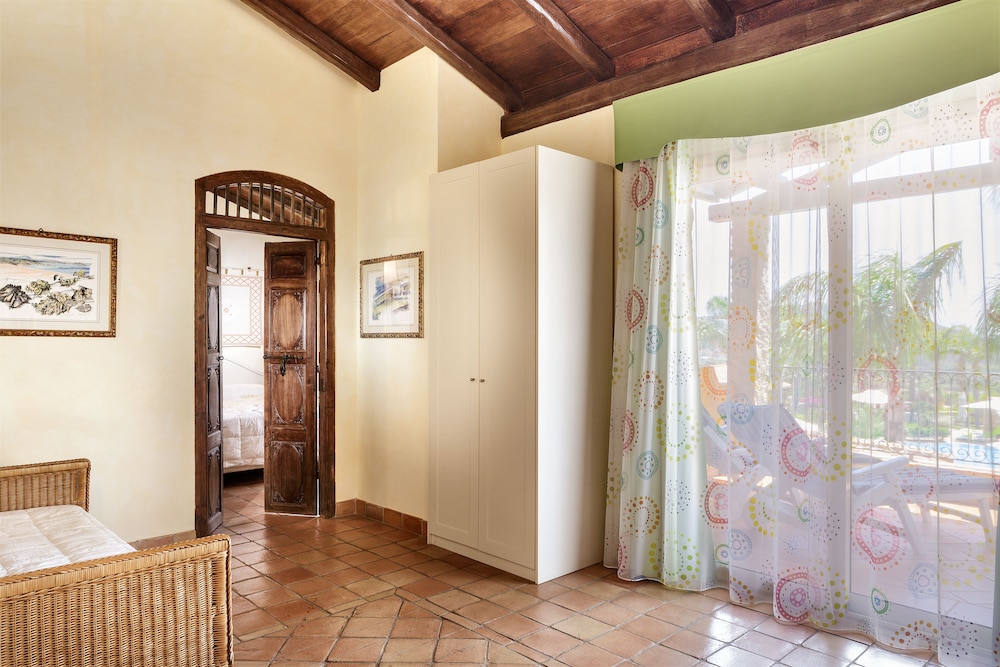 Suite - Photo 2