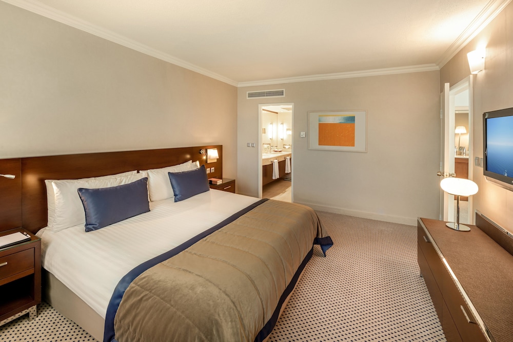Suite, 1 Bedroom (Living Area)