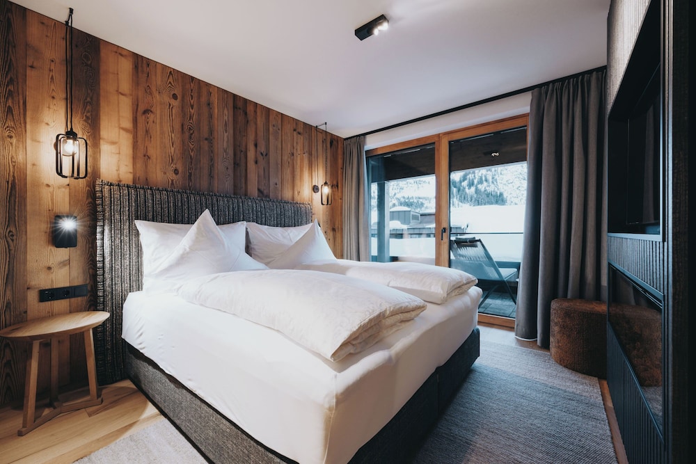 Luxury Suite