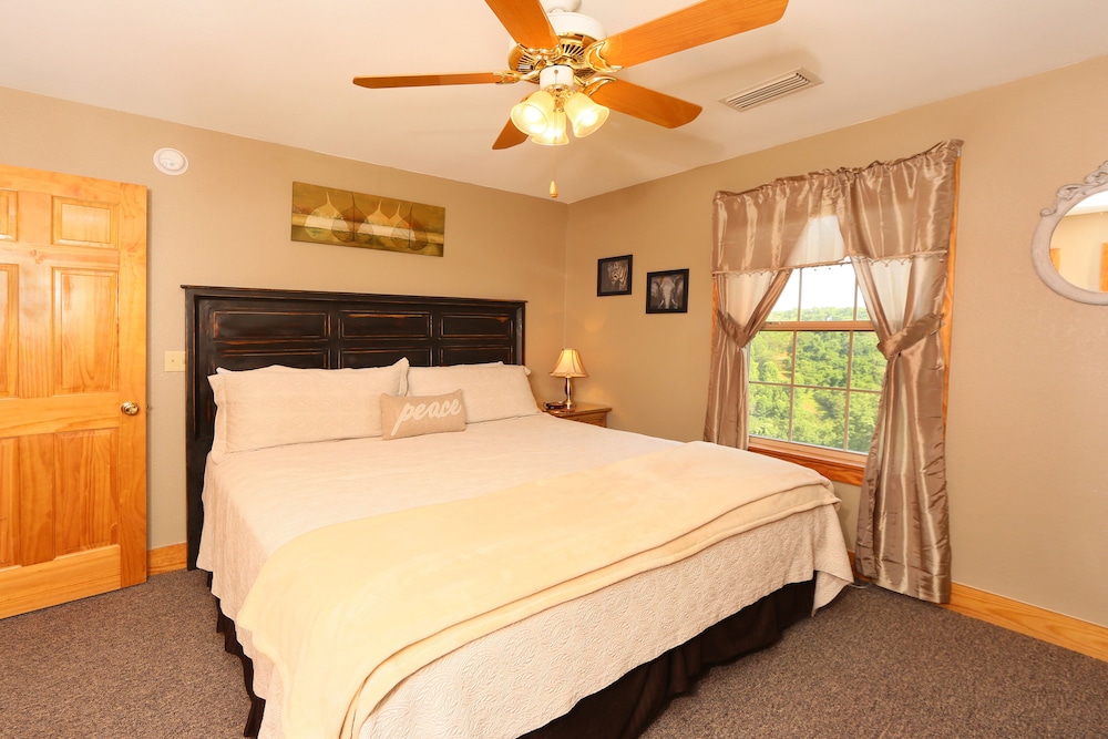 Condo, Multiple Beds, Hot Tub, Mountain View