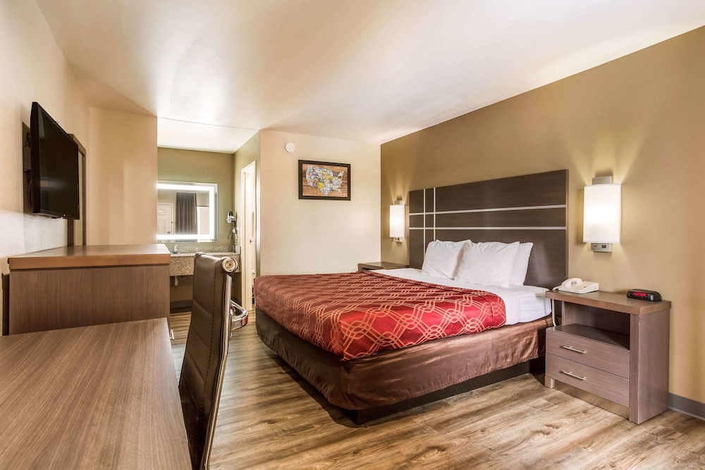 Room, 1 King Bed, Non Smoking photo 2
