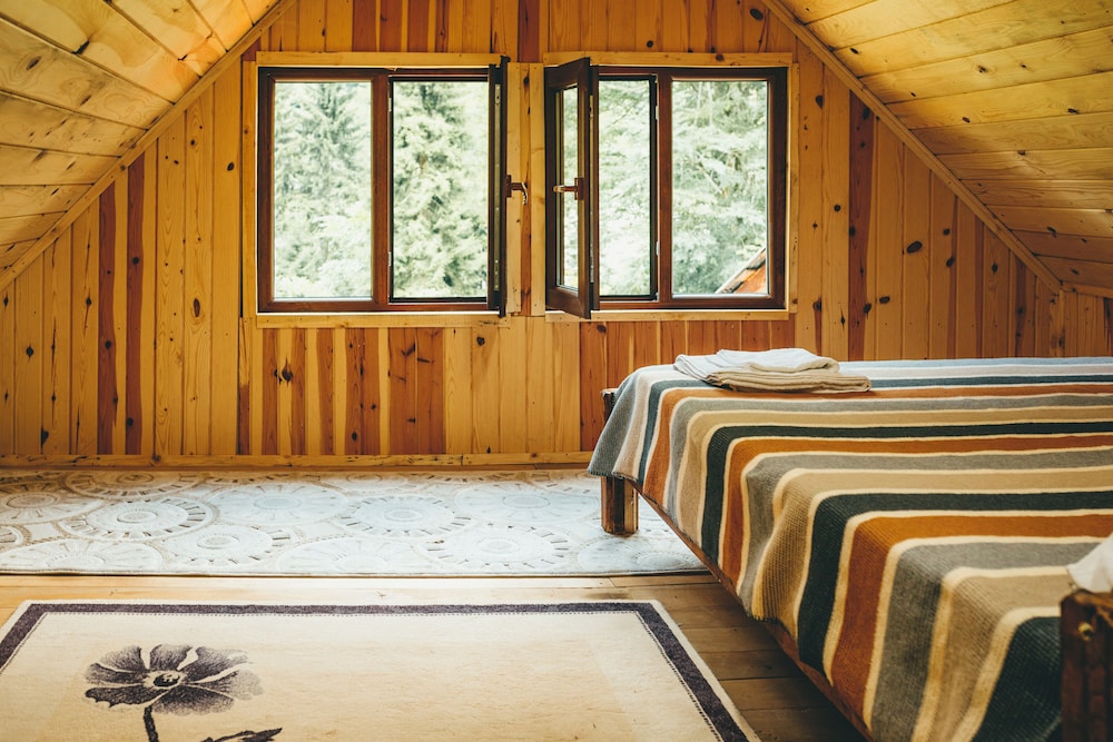 Bungalow, River View
