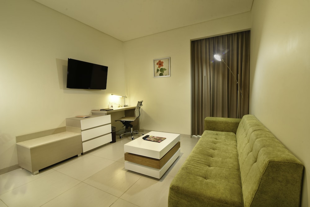 Suite, 2 Double Beds photo 3