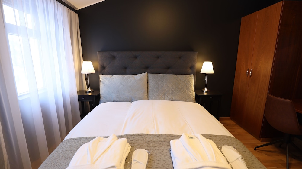 Standard Double or Twin Room photo 2