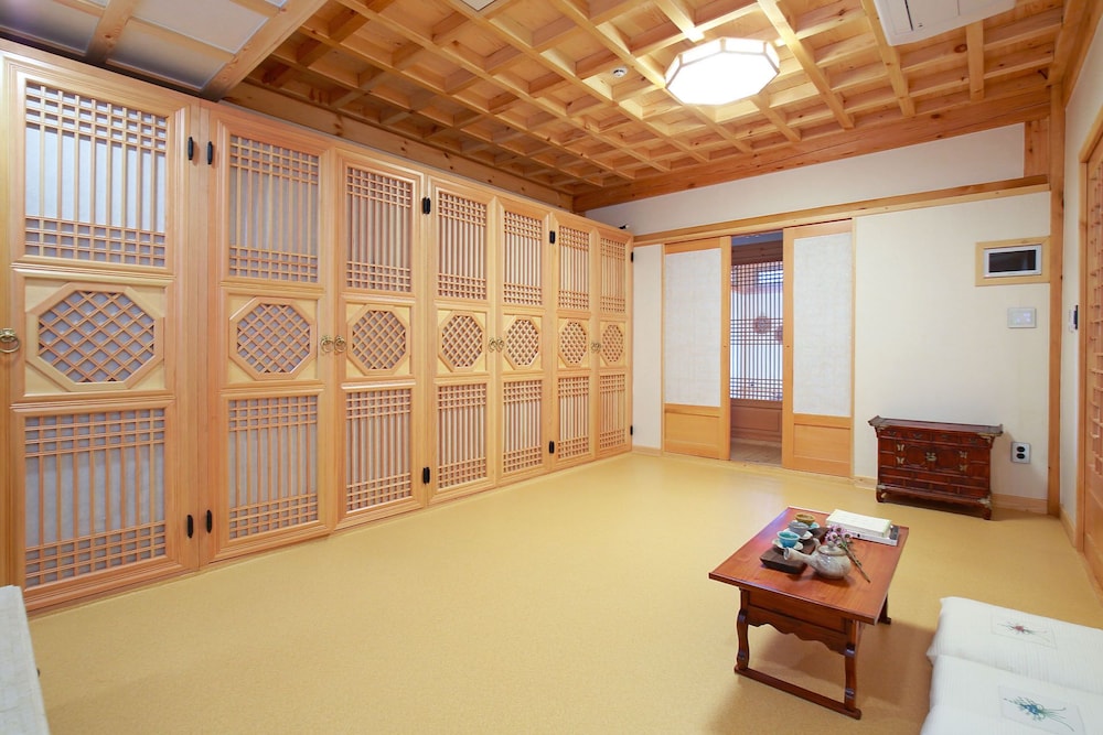 Heung Mu photo 2