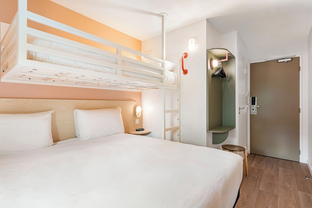 Triple Room, Multiple Beds (Pop) photo 3