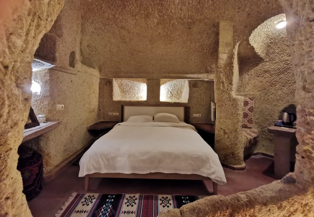 Deluxe Suite - Photo 6