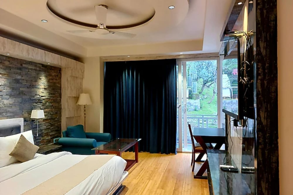 Superior Room With Balcony