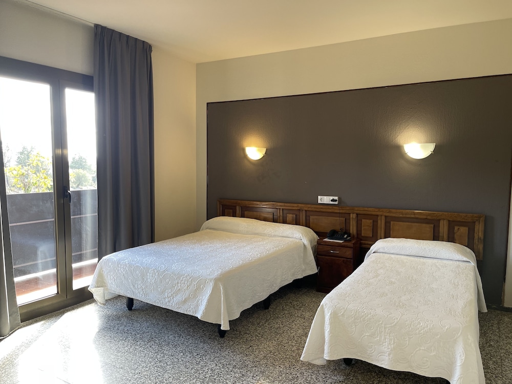 Standard Triple Room photo 3
