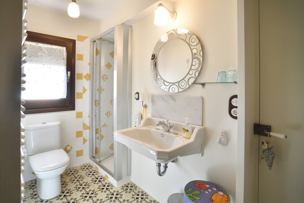 Double Room, Shared Bathroom (El Sol de Tous )