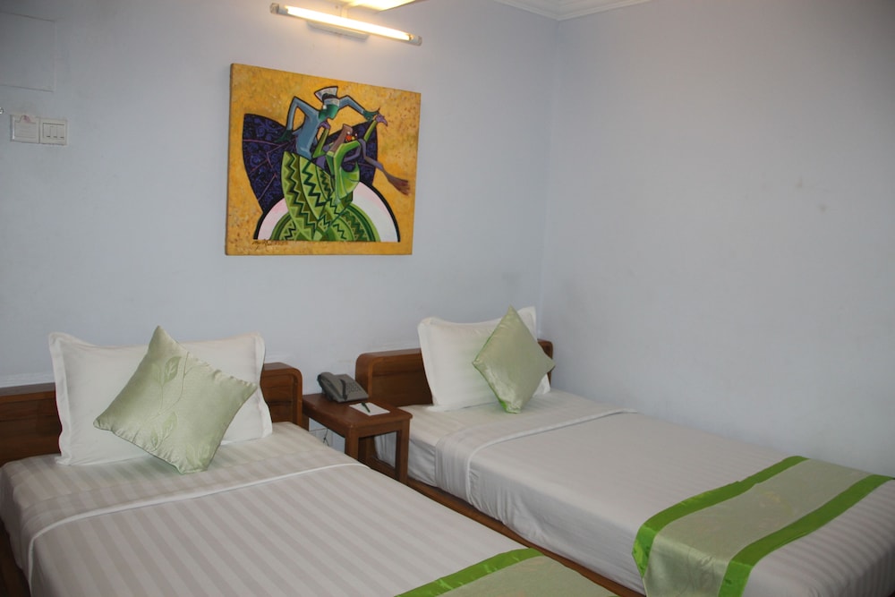 Standard Twin Room, No Windows