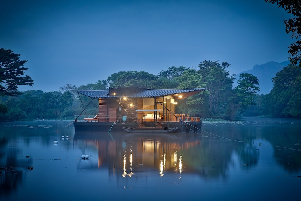Nil Manel - Floating Boat Villa with Hot Tub (10% off on food), photo 6