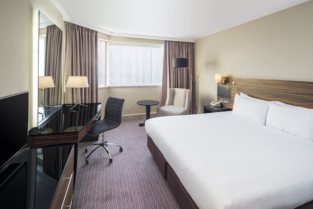 Standard Room, 1 Queen Bed, River View (High Floor) - Photo 3
