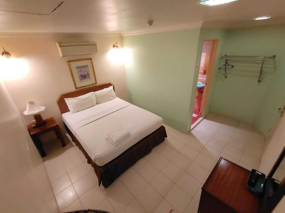 Standard Double Room, No Windows photo 1