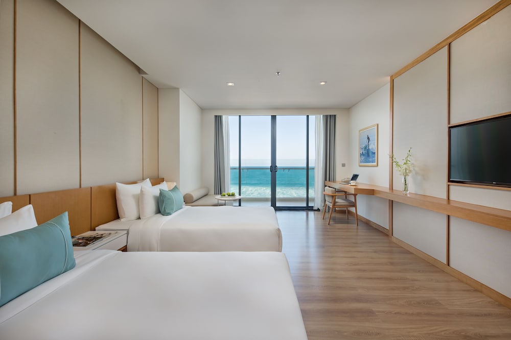 Premier Suite, 2 Twin Beds, Balcony, Ocean View photo 1