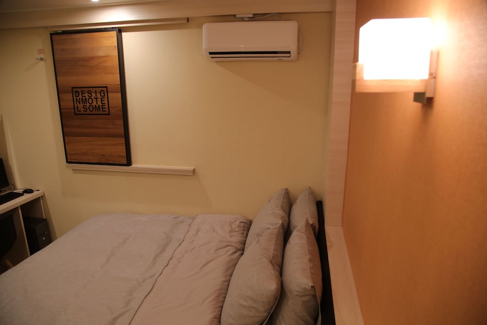 Standard Room (Fri-Checkin 8pm Checkout 1pm,Sat- Checkin 9pm Checkout 1pm) photo 3