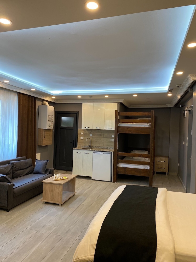 Family Room photo 3