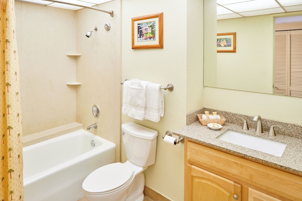 Suite, 2 Bedrooms, 2 Bathrooms, Oceanfront thumbnail 5