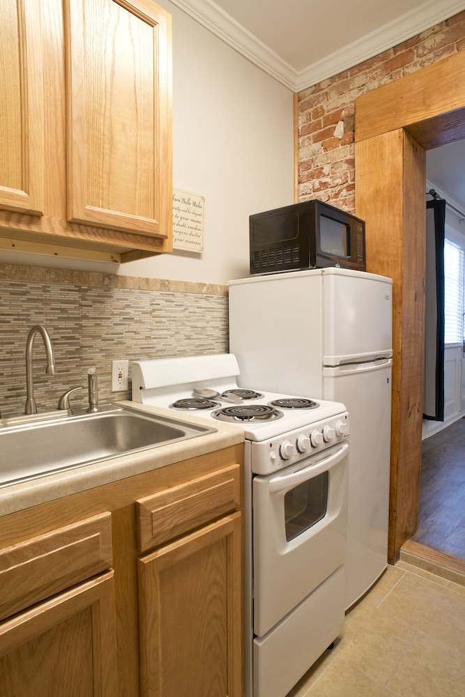 Executive Suite, 1 Bedroom, Kitchenette (Professional Suite King Bed) photo 2