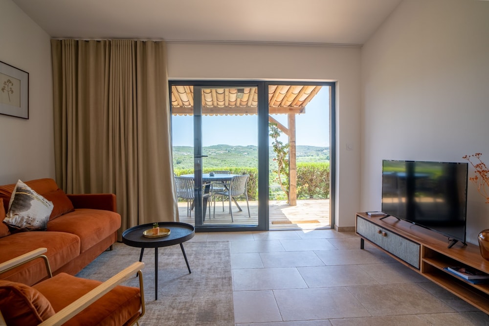 Apartment, 1 Bedroom, Sea View photo 1