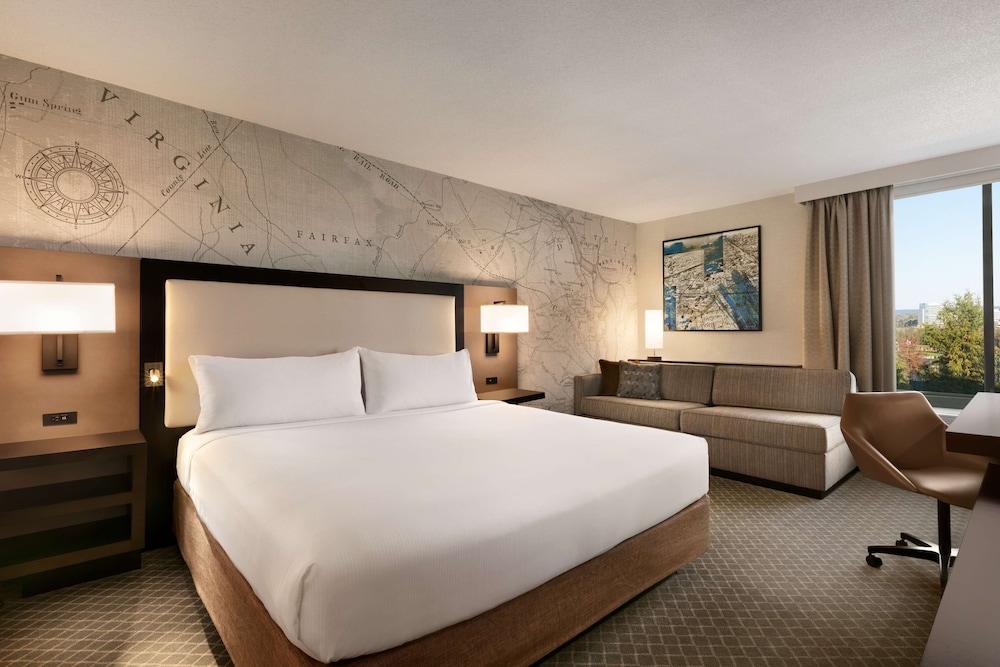 Deluxe Room, 1 King Bed - Photo 1