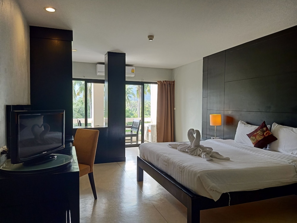 Deluxe Double or Twin Room, Balcony - Photo 9