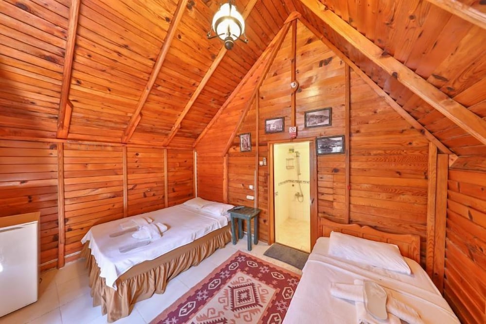 Bungalow (Triple)