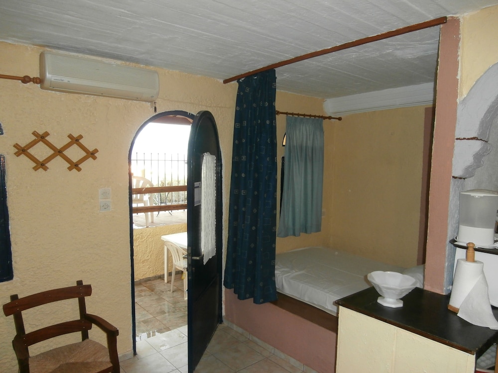 Family Apartment, 1 Bedroom, Pool View, Poolside