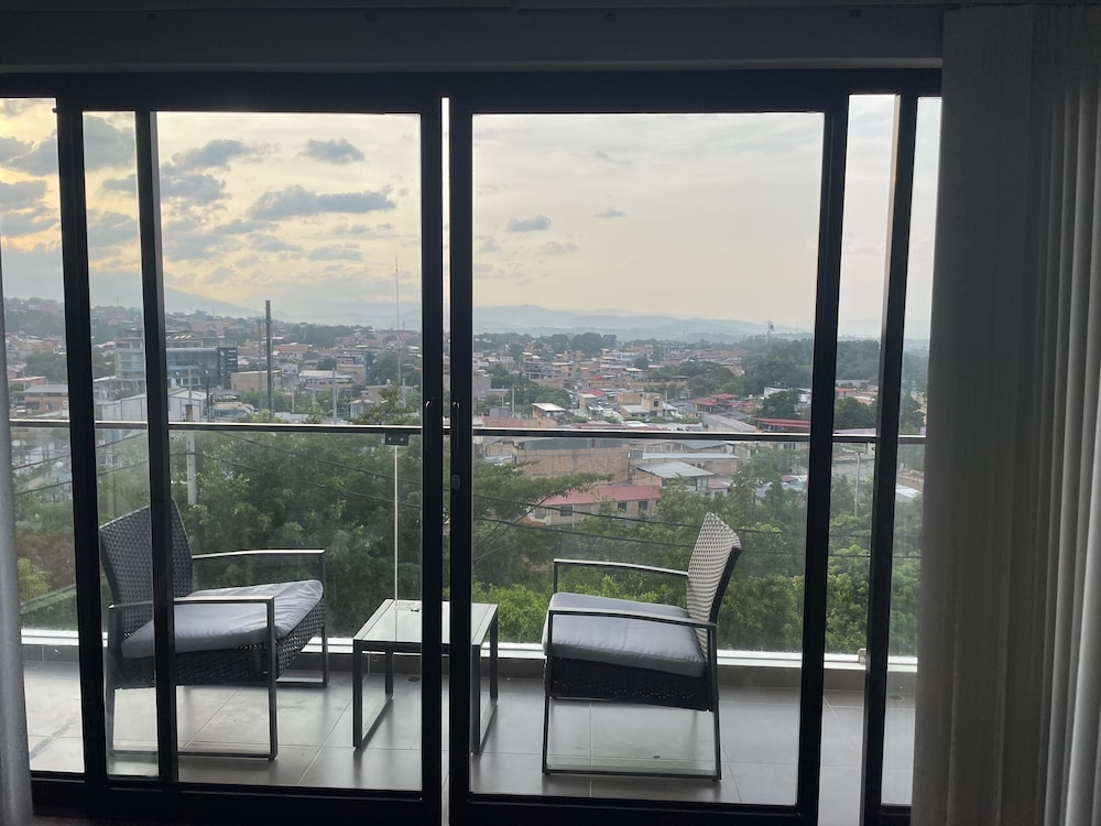 Premium Triple Room photo 3