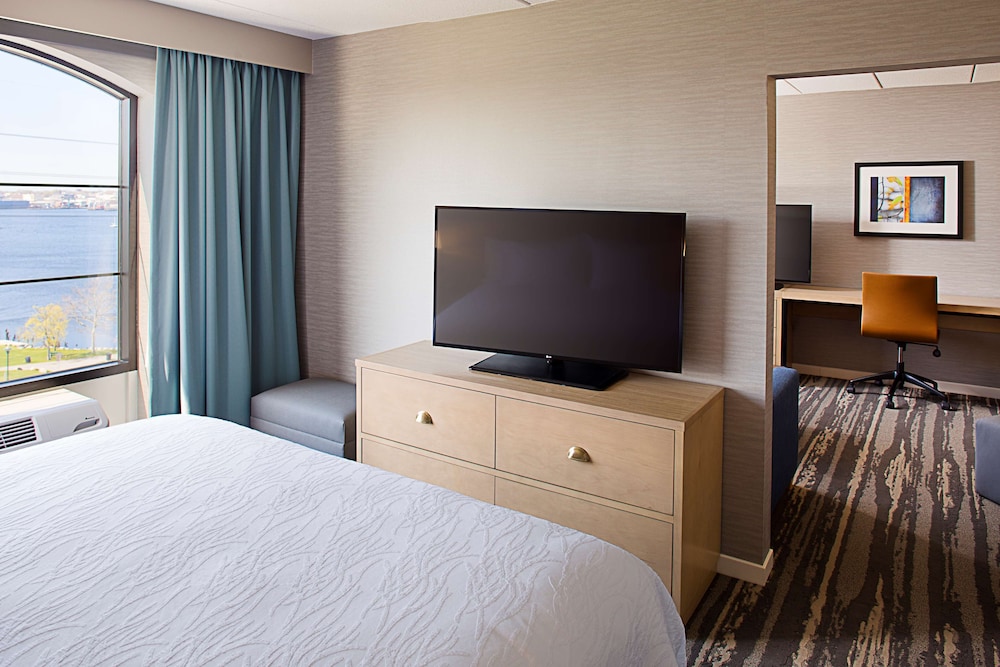 Suite, 1 King Bed, Accessible, Non Smoking (rollin shower) - Photo 1