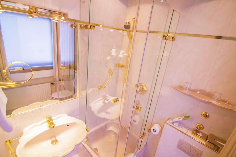 Standard Double Room - Photo 5
