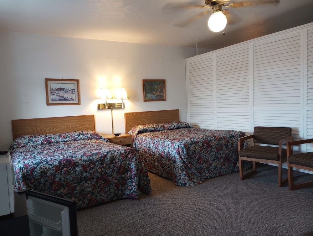 Standard Room, Multiple Beds photo 2
