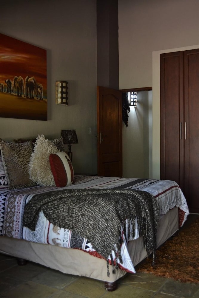 Standard Suite, 1 Double Bed, Garden View, Garden Area photo 2