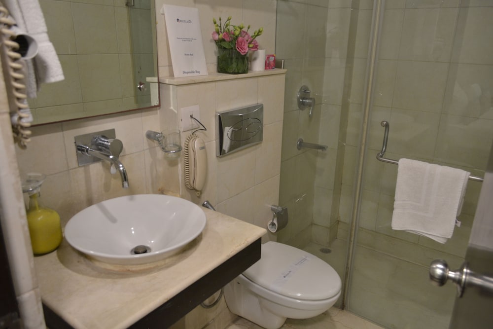 Deluxe Suite - Photo 3