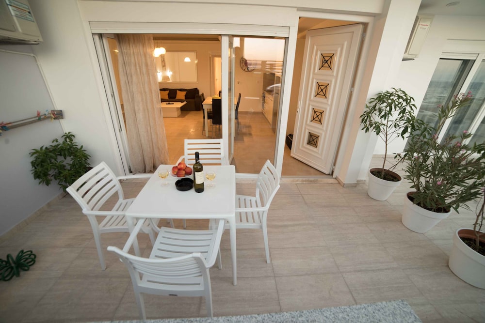 Family Apartment, 2 Bedrooms, Terrace, Sea Facing (Celosia) photo 2