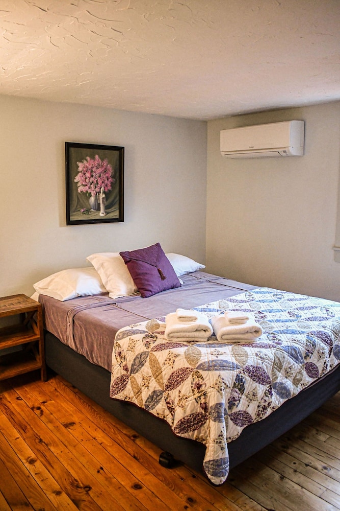 Classic Room, 1 Queen Bed, Courtyard View photo 1